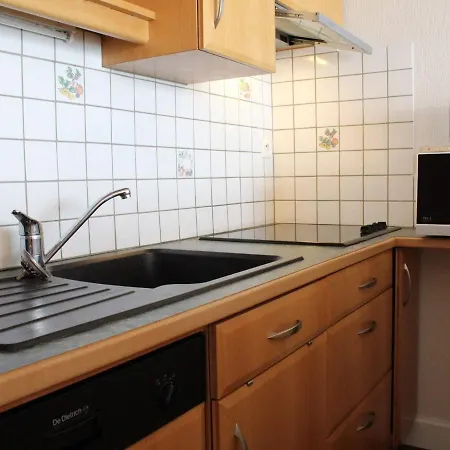 Apartamento T2 6 Pers Avec Balcon, A Deux Pas De La Et Des Commerces - - Fr-1-245-136