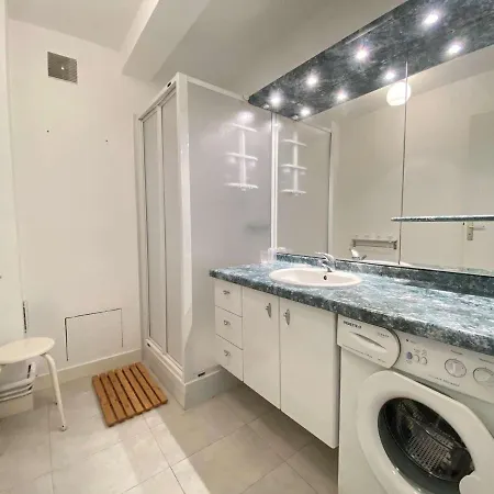 Apartmán T2 6 Pers Avec Balcon, A Deux Pas De La Et Des Commerces - - Fr-1-245-136 *